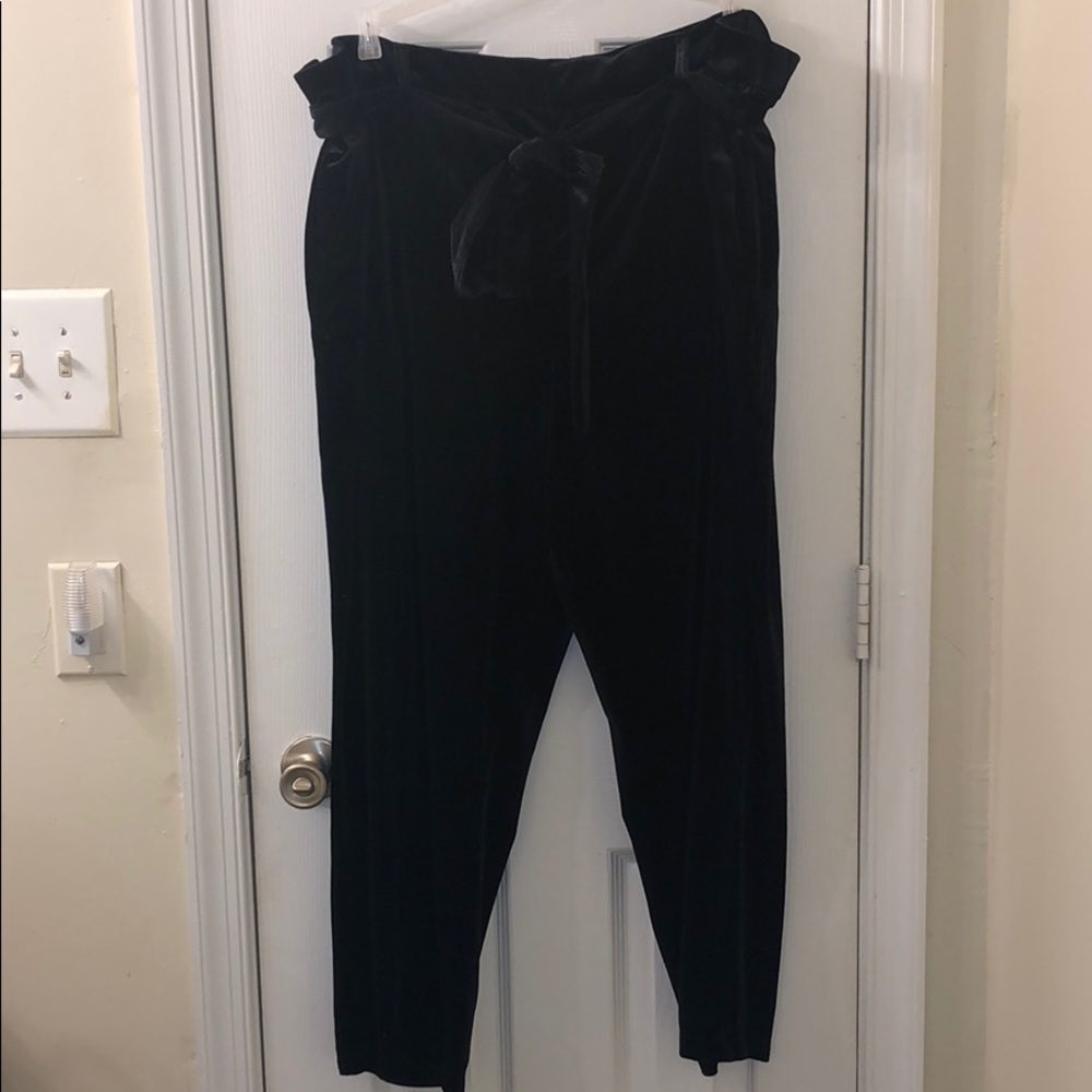 Velvet cropped pants